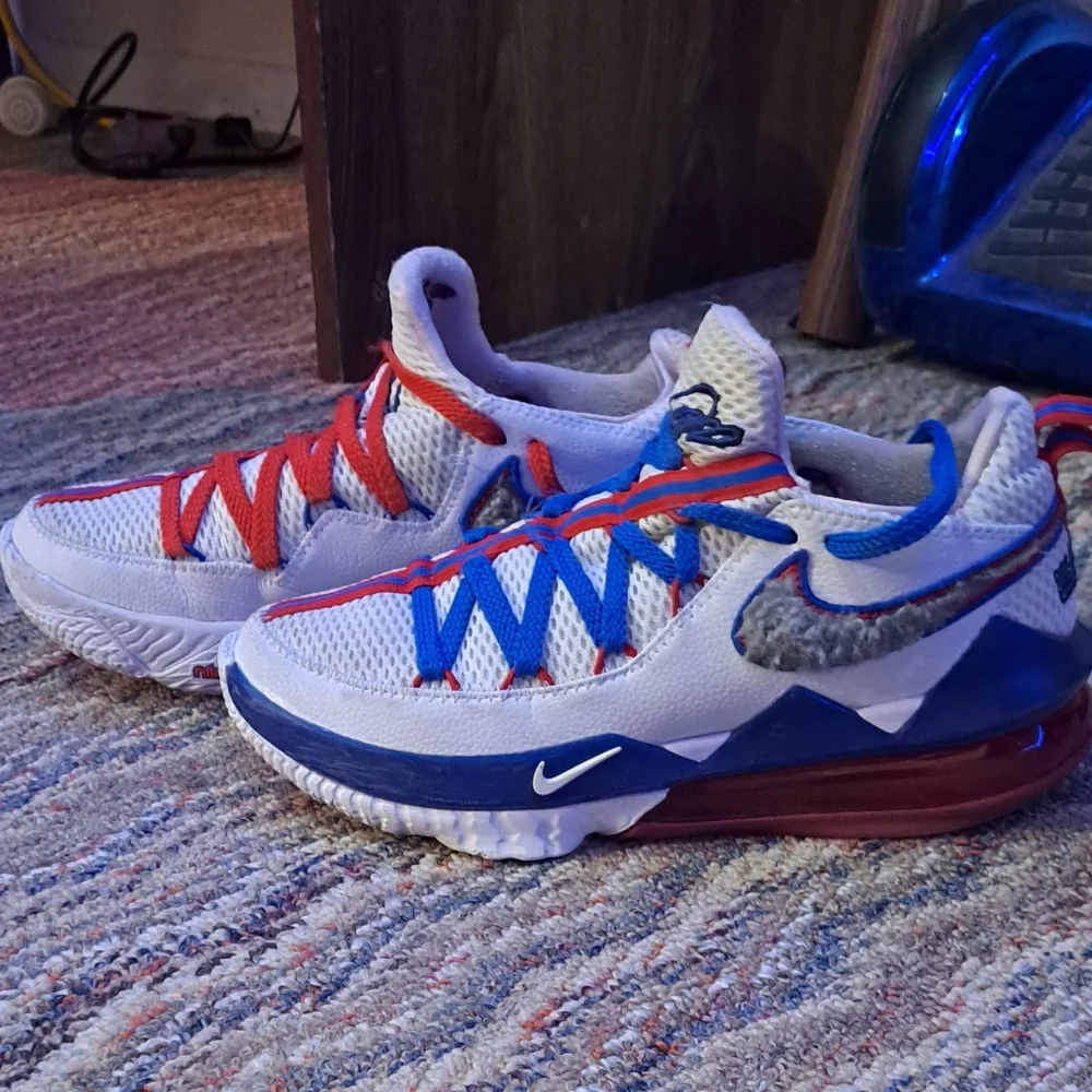 Like New Nike LeBron 17 Low Tune Squad - Picture 4 of 5